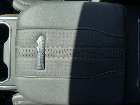 Used 2025 Chevrolet Silverado 3500 High Country w/ High Country Premium Package AWD/4WD image 17