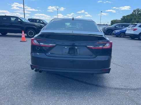 Used 2025 Toyota Camry SE FWD image 4