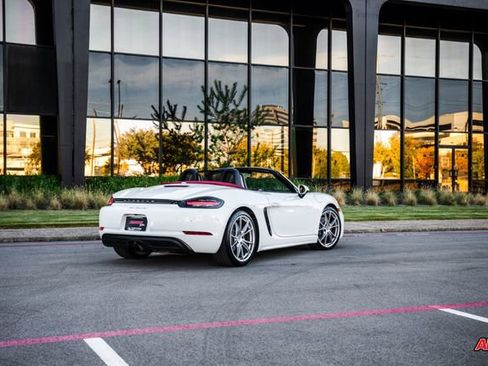 Used 2017 Porsche 718 Boxster image 53