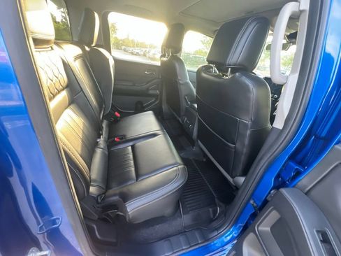 Used 2024 Nissan Frontier SL w/ Technology Package AWD/4WD image 16