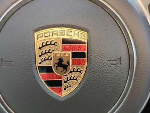 Used 2020 Porsche Macan S image 40