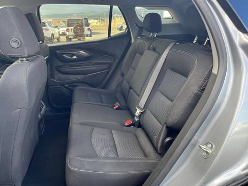 Used 2024 GMC Terrain SLE FWD image 25