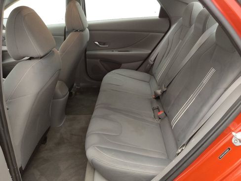 Used 2021 Hyundai Elantra SEL FWD image 18