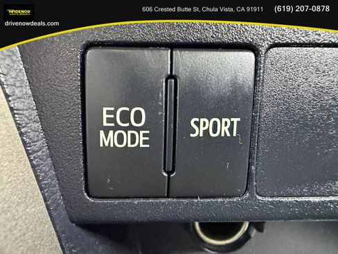 Used 2015 Toyota RAV4 XLE FWD image 25