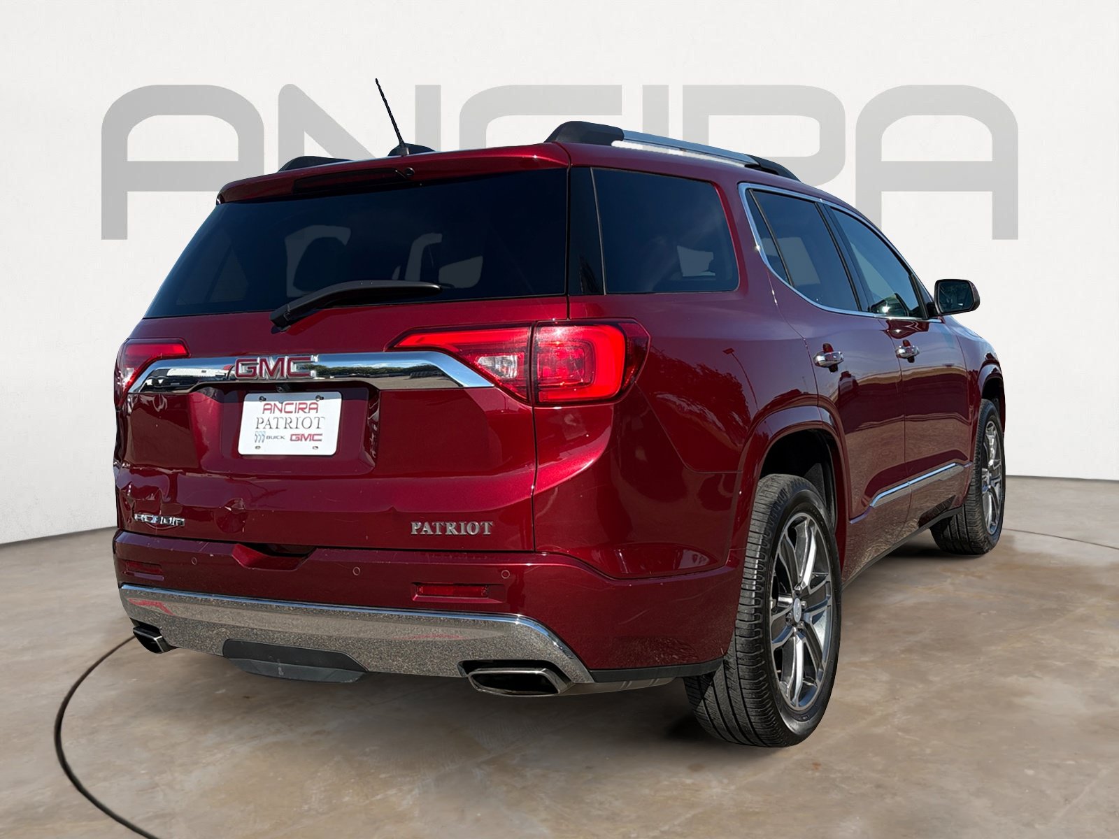 Used 2017 GMC Acadia Denali w/ Technology Package FWD image 9