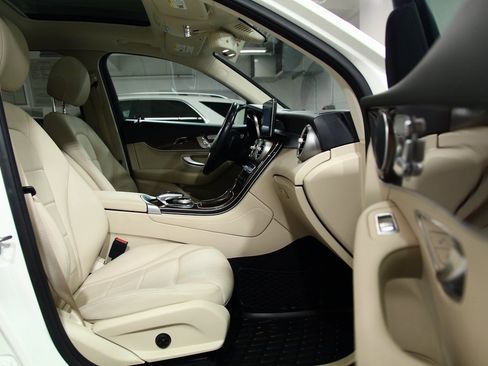 Certified 2019 Mercedes-Benz GLC 300 4MATIC image 24