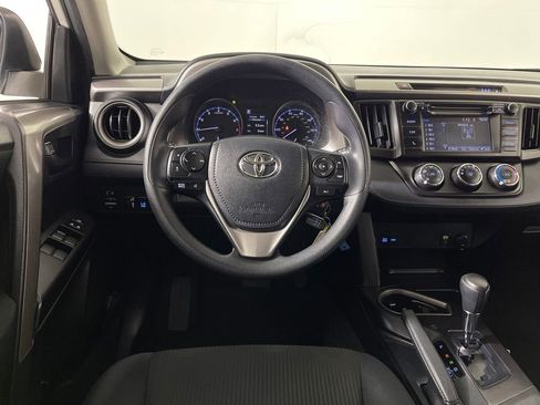 Used 2018 Toyota RAV4 LE image 15