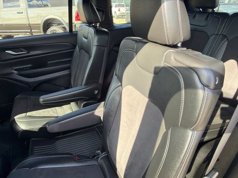 Used 2024 Jeep Grand Cherokee L Laredo AWD/4WD image 18