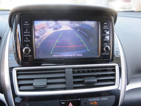 Used 2018 Mitsubishi Eclipse Cross ES image 18