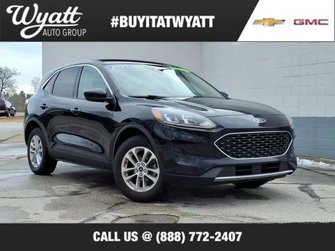 Used 2020 Ford Escape SE image 1