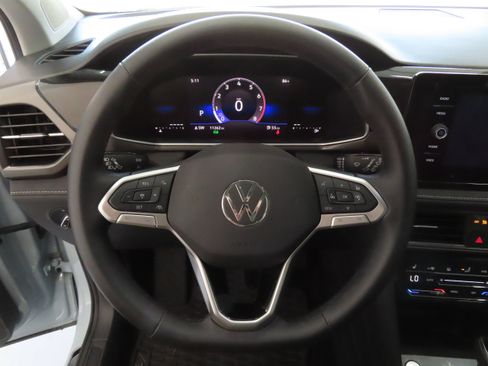New 2025 Volkswagen Taos SE image 16
