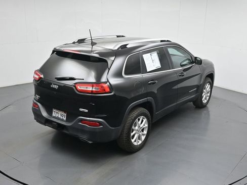 Used 2017 Jeep Cherokee Latitude w/ Trailer Tow Group AWD/4WD image 40