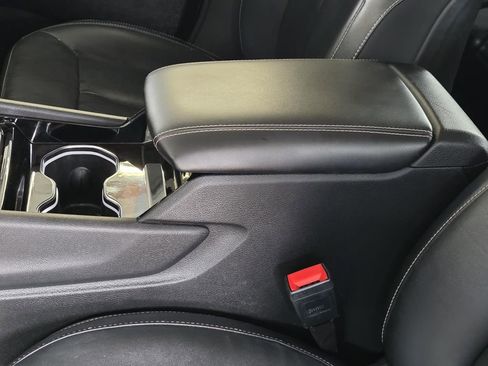 Used 2022 Jeep Grand Cherokee L Limited RWD image 8