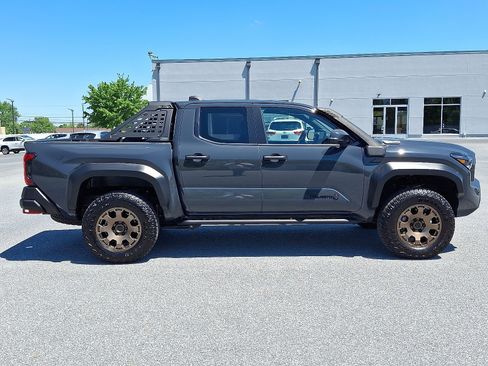 Used 2025 Toyota Tacoma 4x4 Double Cab Hybrid w/ Tow Tech Package image 8