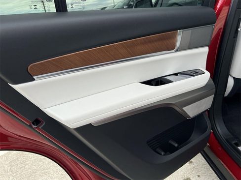 New 2026 Cadillac Vistiq Sport image 27