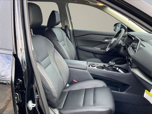 New 2026 Nissan Rogue SV w/ SV Premium Package AWD/4WD image 9