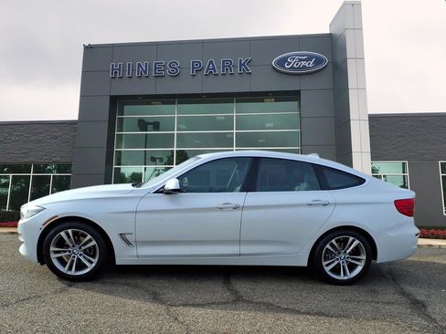 Used 2017 BMW 330i Gran Turismo xDrive image 4
