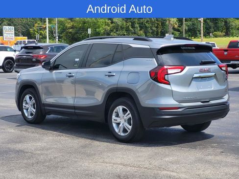 Used 2024 GMC Terrain SLE w/ Driver Convenience Package image 4