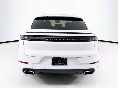 New 2025 Porsche Cayenne Coupe image 10
