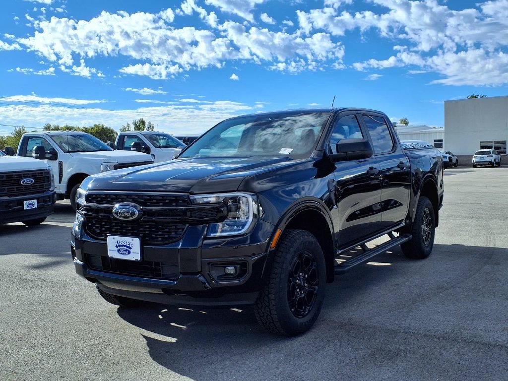 New 2026 Ford Ranger XLT w/ Black Appearance Package AWD/4WD image 9