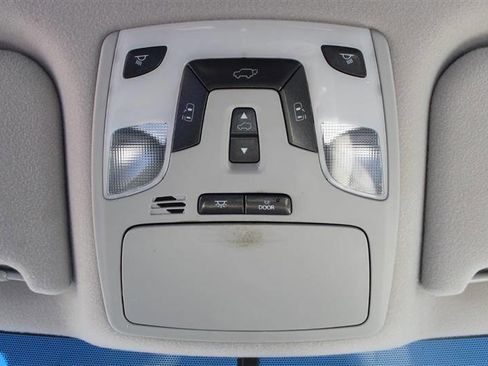 Used 2013 Toyota Sienna XLE w/ Entertainment Pkg FWD image 23
