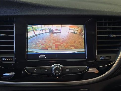 Used 2022 Buick Encore Preferred w/ Safety Package image 22