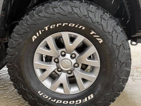 Used 2019 Toyota Tacoma SR image 38