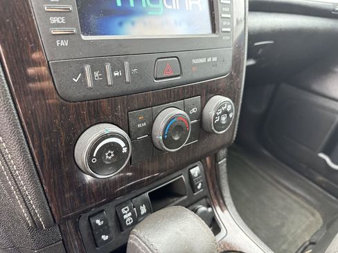 Used 2015 Chevrolet Traverse LT w/ Style and Technology Package FWD image 28