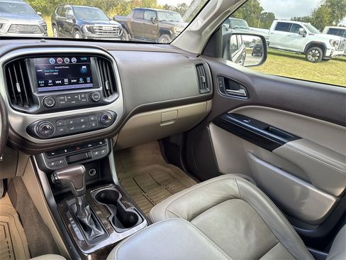 Used 2017 GMC Canyon SLT w/ Driver Alert Package image 11