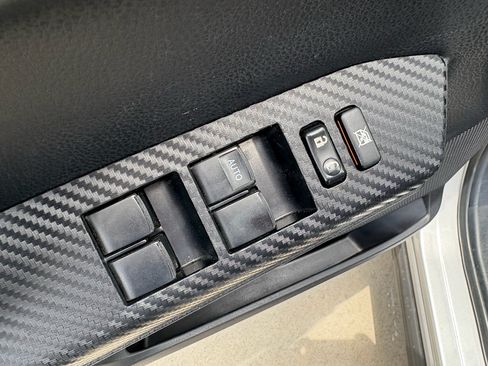 Used 2013 Toyota RAV4 XLE FWD image 11