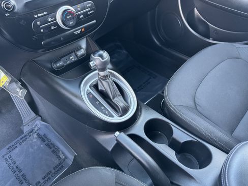 Used 2019 Kia Soul + image 26