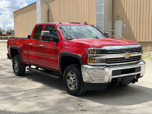 Used 2015 Chevrolet Silverado 2500 W/T w/ WT Convenience Package AWD/4WD image 3