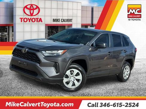 Used 2023 Toyota RAV4 LE AWD/4WD image 1