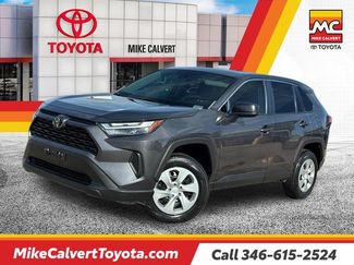 Used 2023 Toyota RAV4 LE AWD/4WD video 1