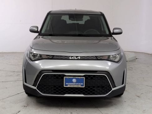 Used 2023 Kia Soul LX w/ LX Technology Package FWD image 9