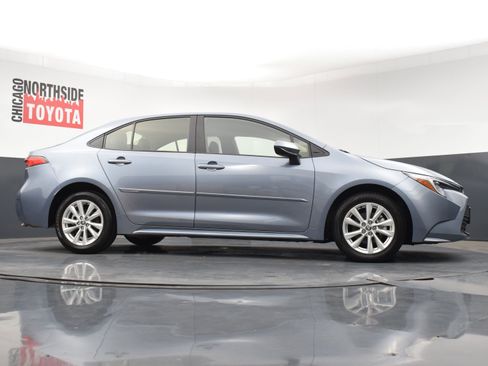 Used 2025 Toyota Corolla LE w/ LE Premium Package image 28