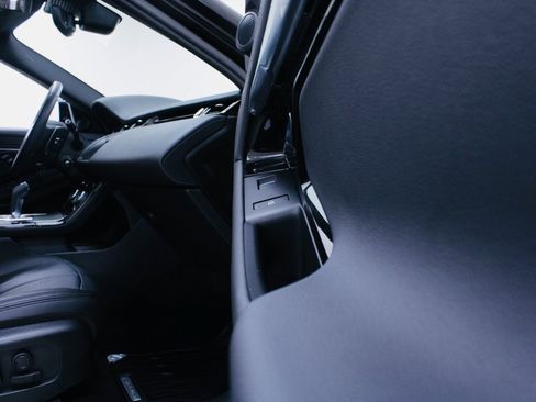 Used 2023 Land Rover Range Rover Evoque R-Dynamic S image 40