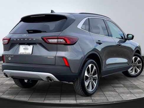 Used 2023 Ford Escape Platinum image 5