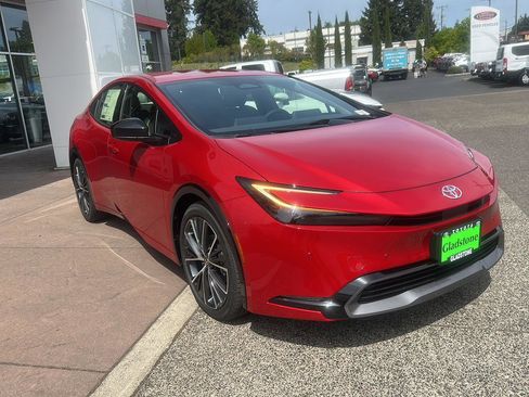 New 2026 Toyota Prius XLE FWD image 3