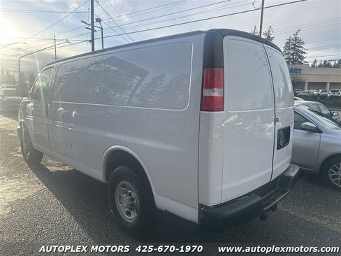 Used 2017 Chevrolet Express 2500 image 5