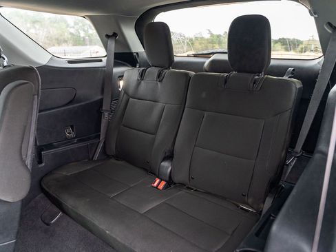 Certified 2022 Ford Explorer XLT RWD image 19