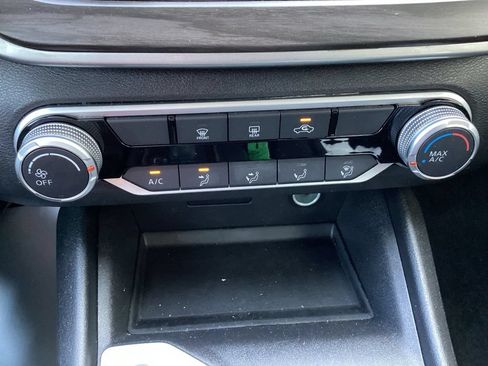 Used 2025 Nissan Altima 2.5 SV AWD/4WD image 17