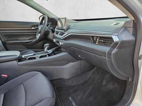 Used 2024 Nissan Altima 2.5 SV image 20