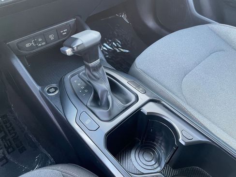 Used 2025 Kia K4 LXS image 46