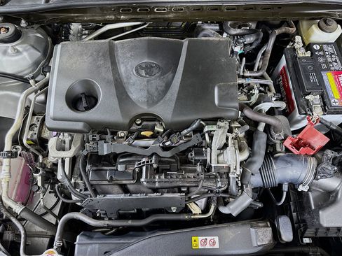 Used 2020 Toyota Camry LE FWD image 38