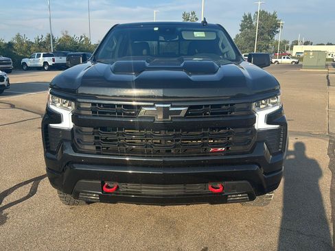 Used 2024 Chevrolet Silverado 1500 LT Trail Boss w/ Convenience Package II AWD/4WD image 8