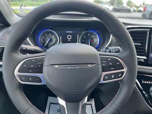 New 2027 Chrysler Pacifica Select FWD image 14