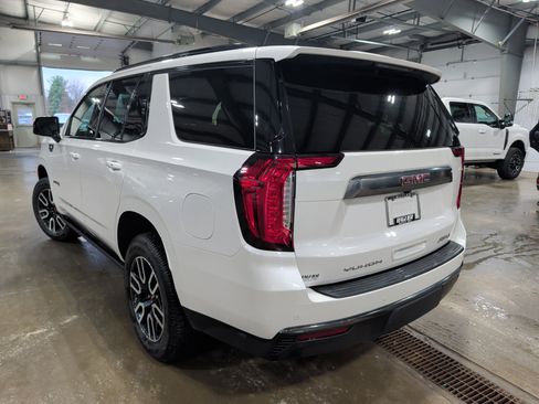 Used 2021 GMC Yukon AT4 w/ AT4 Premium Plus Package image 4