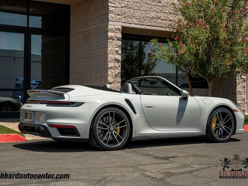 Used 2022 Porsche 911 Cabriolet AWD/4WD image 7