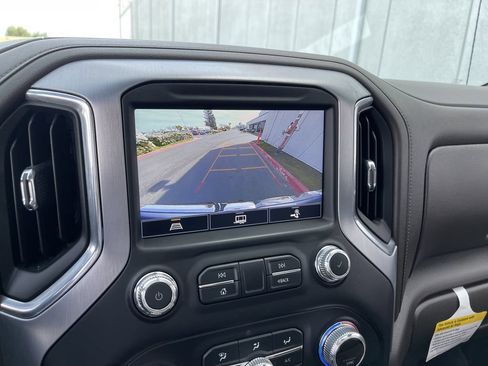 Used 2022 GMC Sierra 1500 SLT AWD/4WD image 31